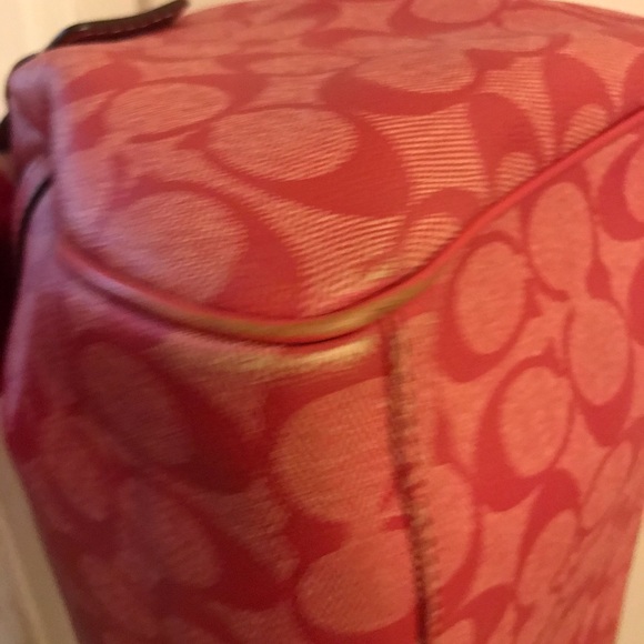 Coach fuchsia handbag - Picture 6 of 12